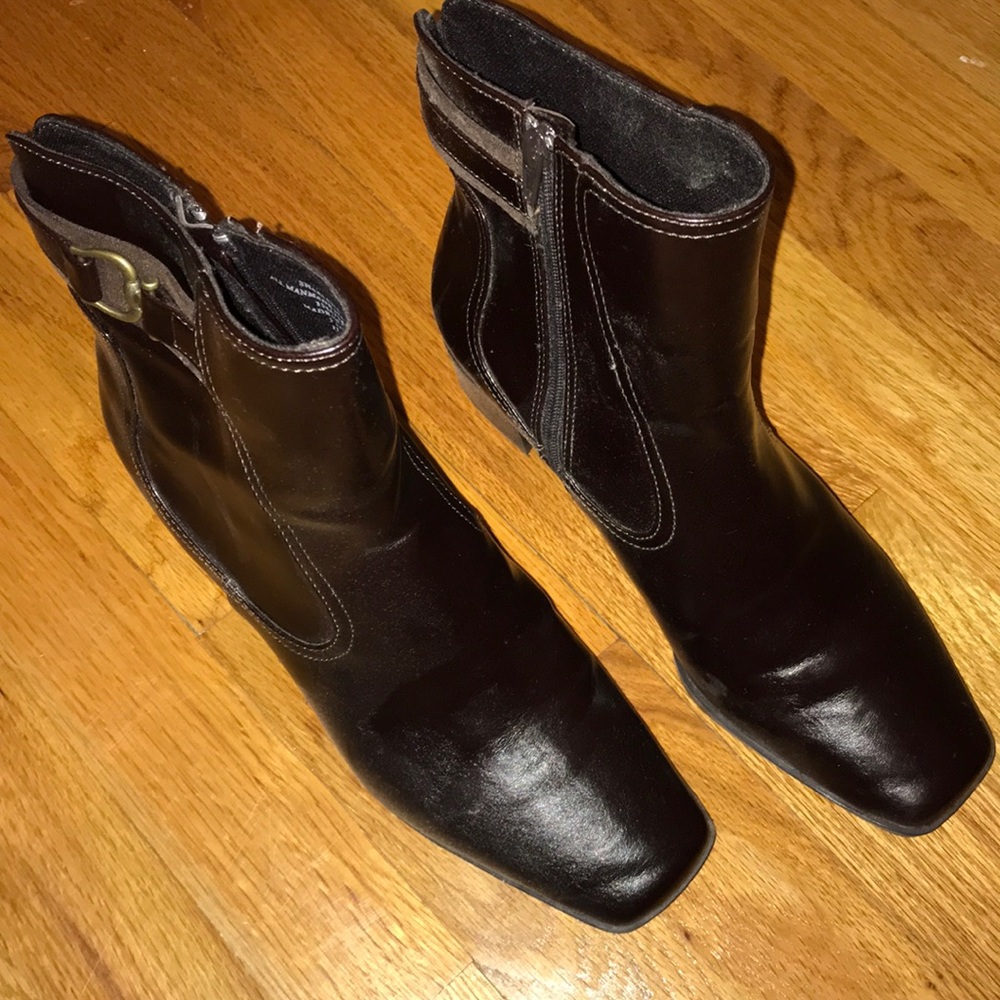 Liz Claiborne Women’s dress boots